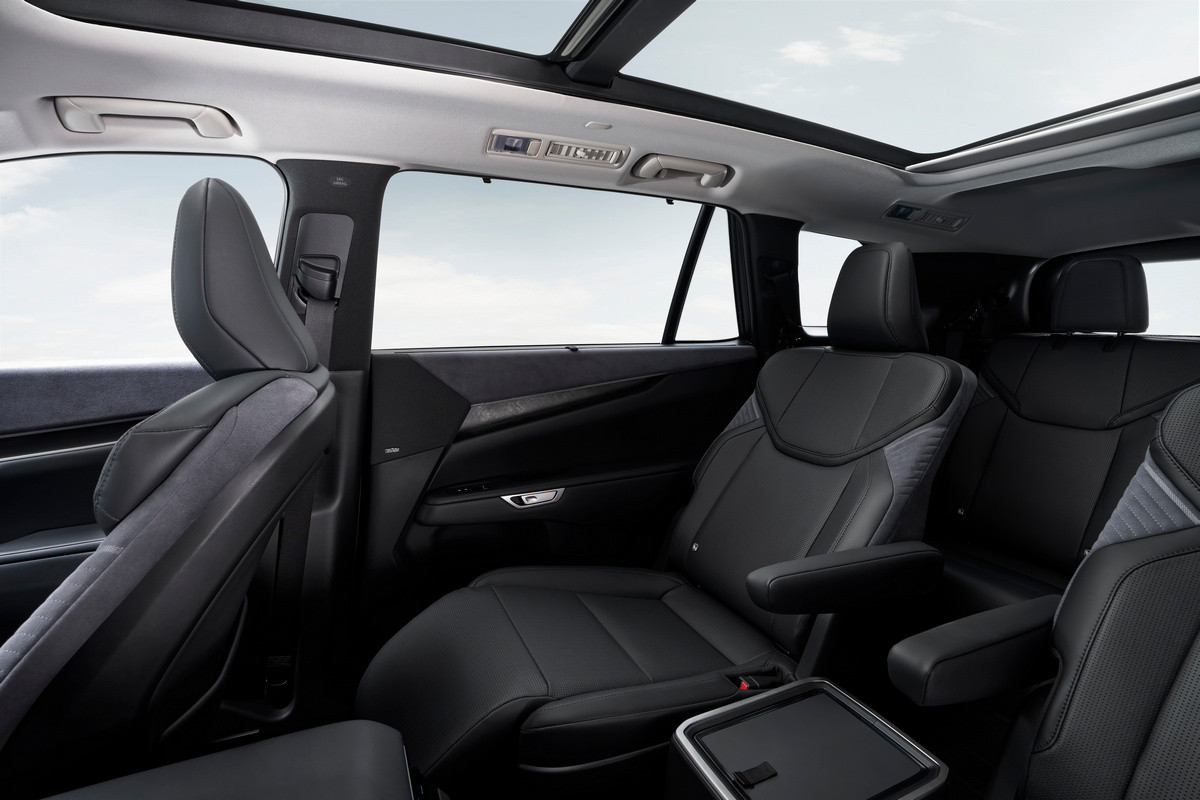 Lexus TZ: Three-Row Electric SUV Debuts as a Global Model — photo 4